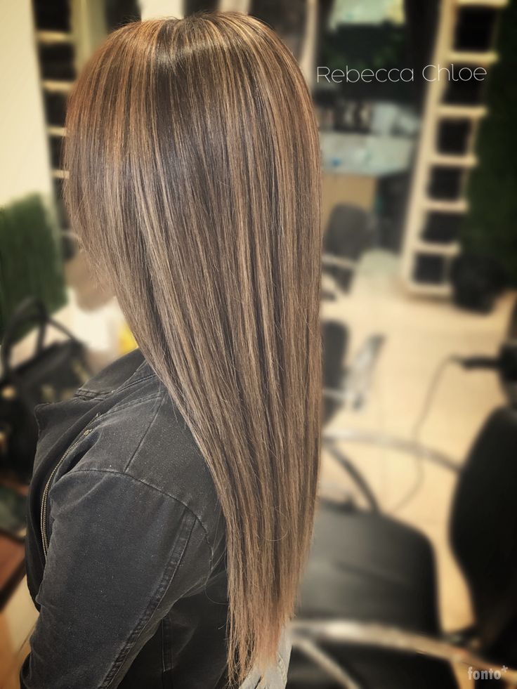 Brown Hair Blonde Highlights Layers, Melir Hair Brown, Highlights Brown Hair Straight, Honey Blonde Hair With Highlights, Blonde Highlights On Black Hair, Light Brown Hair Shades, Light Brown Hair Color, Brown Hair Inspiration, Balayage Straight Hair