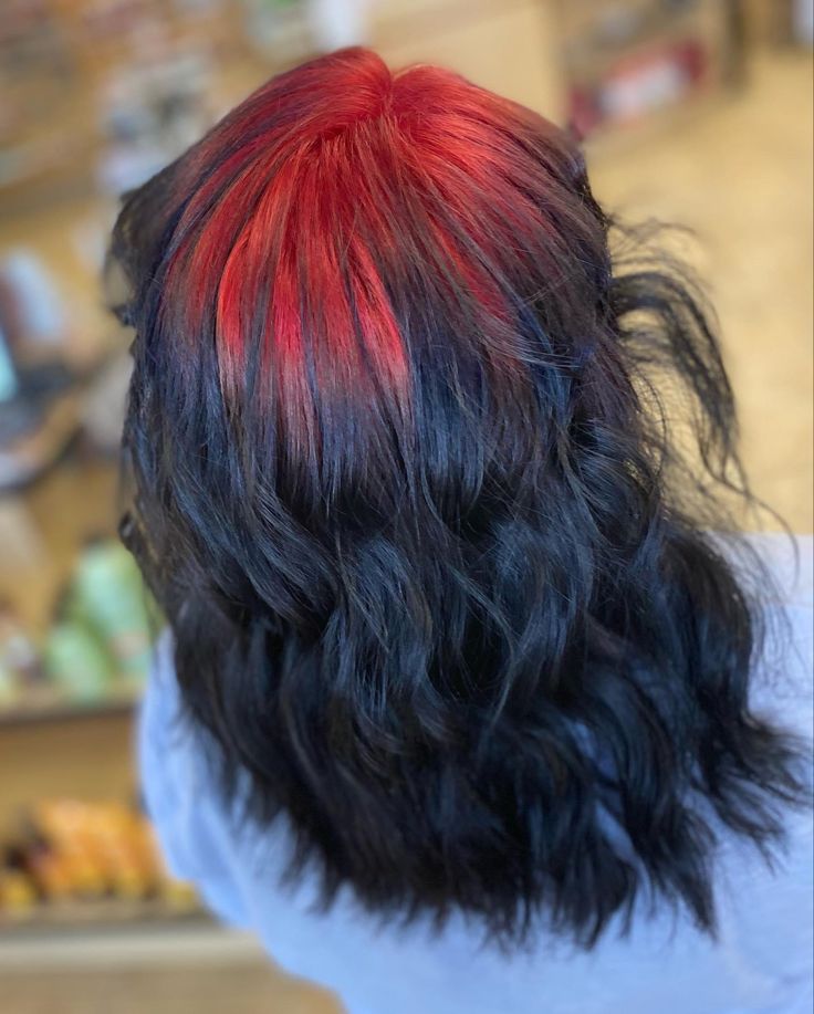 Roots are red and the rest is black Red Roots To Black Hair, Red Root Black Hair, Red Dyed Roots On Black Hair, Red Snd Black Hair Ideas, Red Root Hair, Black Roots Red Ends Short Hair, Red Roots With Black Hair, Colored Shadow Root Black Hair, Red Shadow Root Black Hair