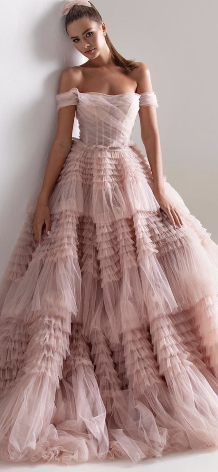 Peach Blush Wedding Dress, Blush Wedding Dresses, بيوت ملكية, Peach Blush Wedding, Off The Shoulder Wedding Dresses, Wedding Dresses Blush, Wedding Dresses Ball Gown, Dresses Ball Gown, Looks Party