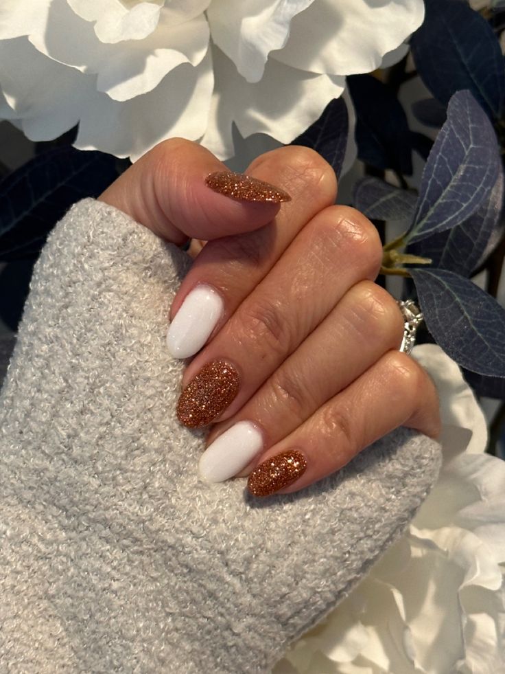 Sparkly Fall Nails Acrylic, Fall Nails Sparkly, Sparkling Fall Nails, Falling Glitter Nails, Fall Nails Glitter Accent, Fall Sparkle Nails, Fall Nails Sparkle Accent, Fall Nail Colors, Sparkle Nails