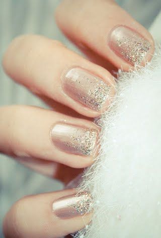 Best Metallic Nail Art and Manis for Brides | Brides.com Holiday Nails Diy, Metallic Nail Art, Christmas Manicure, Metallic Nails, Ombre Hair Color, Festival Nails, Sparkly Nails, Summer Nails Colors, Manicure Y Pedicure