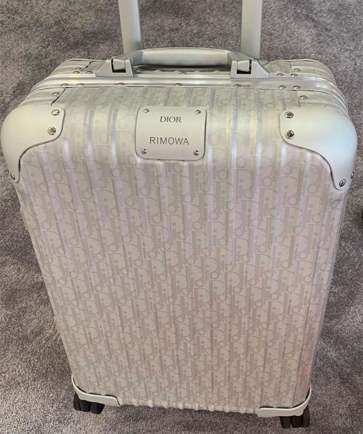 Trending Designer on Instagram: “#DIOR #RIMOWA” Dior Rimowa Suitcase, Dior Suitcase, Rimowa Luggage Aesthetic, Dior Rimowa, Dior Travel Bag, Dior Luggage, Designer Suitcase, Rimowa Luggage, Designer Suitcases