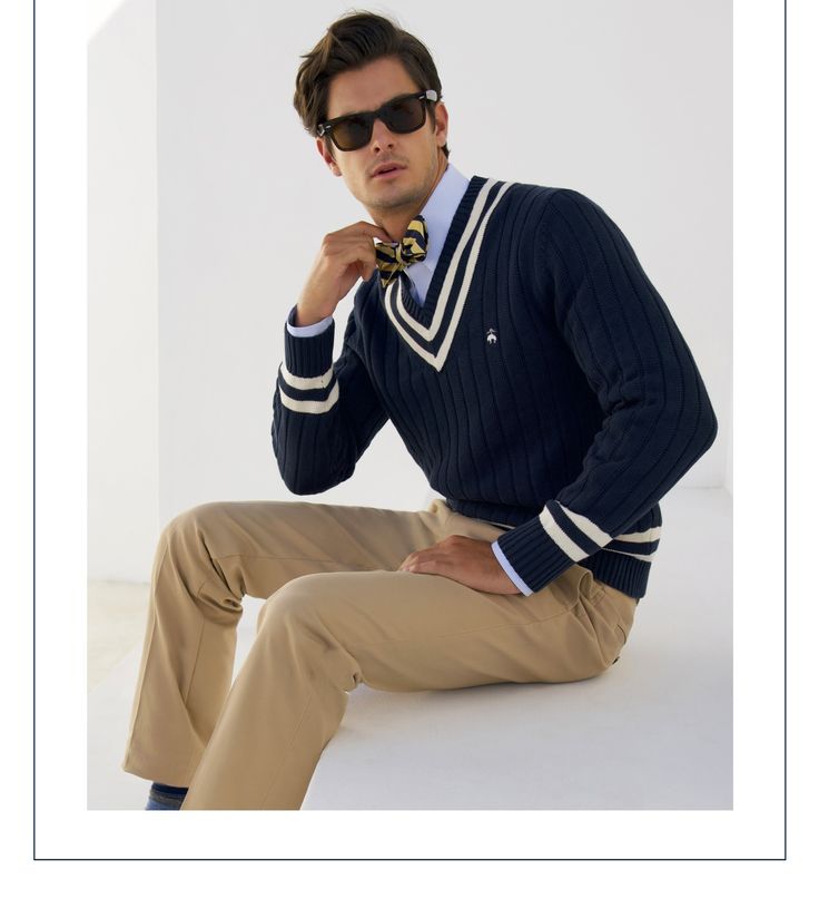 Preppy outfit with a navy blue tennis sweater bow tie raybans brooks brothers Light Grey Sweater Outfit, Preppy Boy Outfits, Preppy Outfits Men, Preppy Boys Outfits, Cricket Sweater, Grey Sweater Outfit, Preppy Man, Tennis Sweater, Sweater Outfits Men