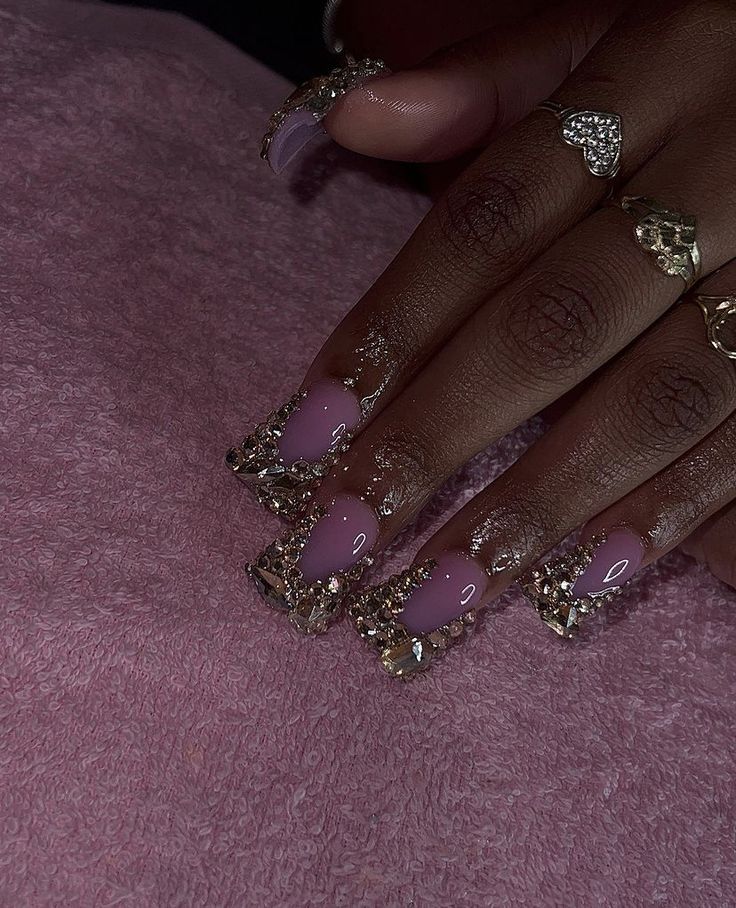 Gold Duck Nails, Bling Duck Nails, Champagne Nails Acrylic, Champagne Gold Nails, Rasta Nails, Champagne Nails, Gold Acrylic Nails, Army Shorts, Duck Nails