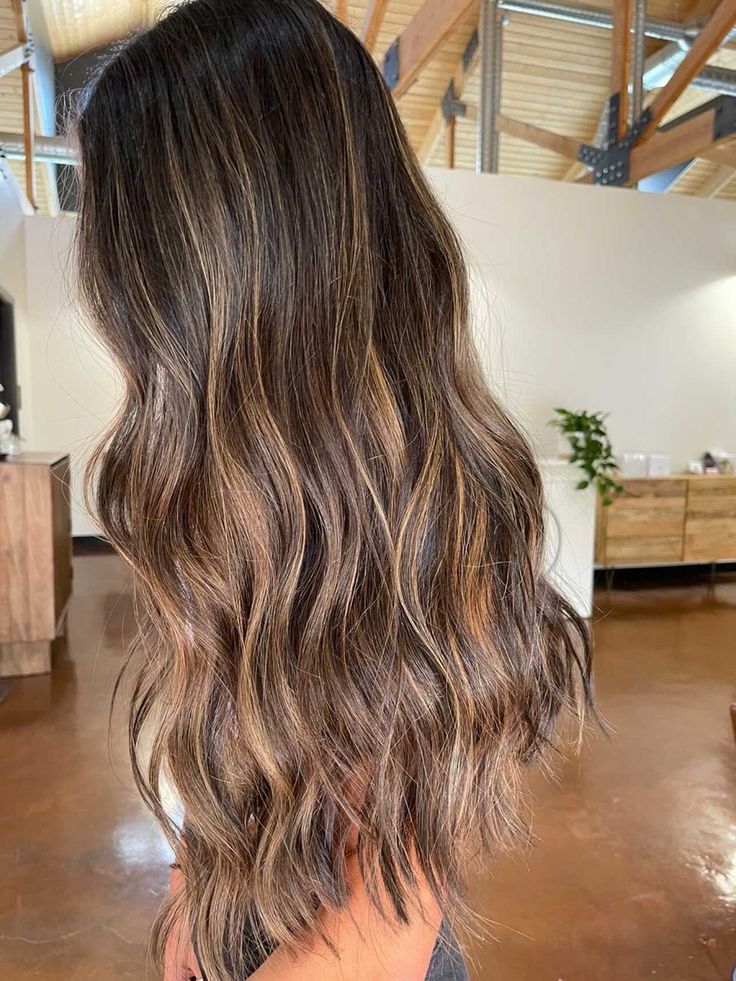 Light Brown Hair Boliage, Natural Baylage Brown, Partial Balayage Light Brown Hair, Dark Brown Hair With Caramel Bayalage, Light Brown Bolyoge Hair, Fall Balyage Long Hair Brunettes, Brown Hair Bayalage, Bayalage Caramel, Balyage Long Hair Brunettes Carmel