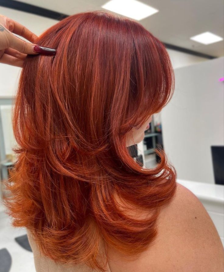 Hair Colour Ideas Ginger, Auburn Hair Pink Highlights, Ginger Hair With Red Highlights, Red Hair With Red Highlights, Short Copper Red Hair, Hair Dye Colors For Short Hair, Pink Ginger Hair, Red And Ginger Hair, Ginger Red Hair Color