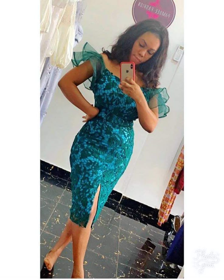 latest ankara styles for young and matured ladies Short Native Gown, Native Gown Styles, Kitenge Designs For Young Ladies, Nigerian Lace Dress, African Bridesmaids, Lace Dress Classy, Dresses Pattern, African Lace Styles, Ankara Gowns