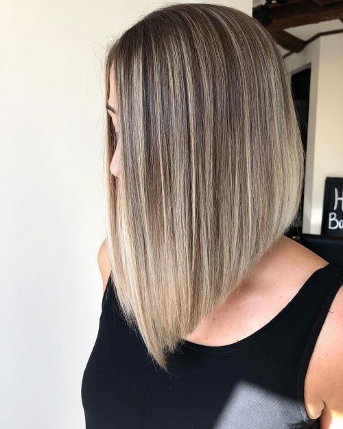 Tuns Bob Lung, Triangular One Length, Triangular Graduation, Bob Lung, Graduated Bob Hairstyles, One Length Haircuts, Long Angled Bob, Inverted Long Bob, Inverted Bob Haircuts