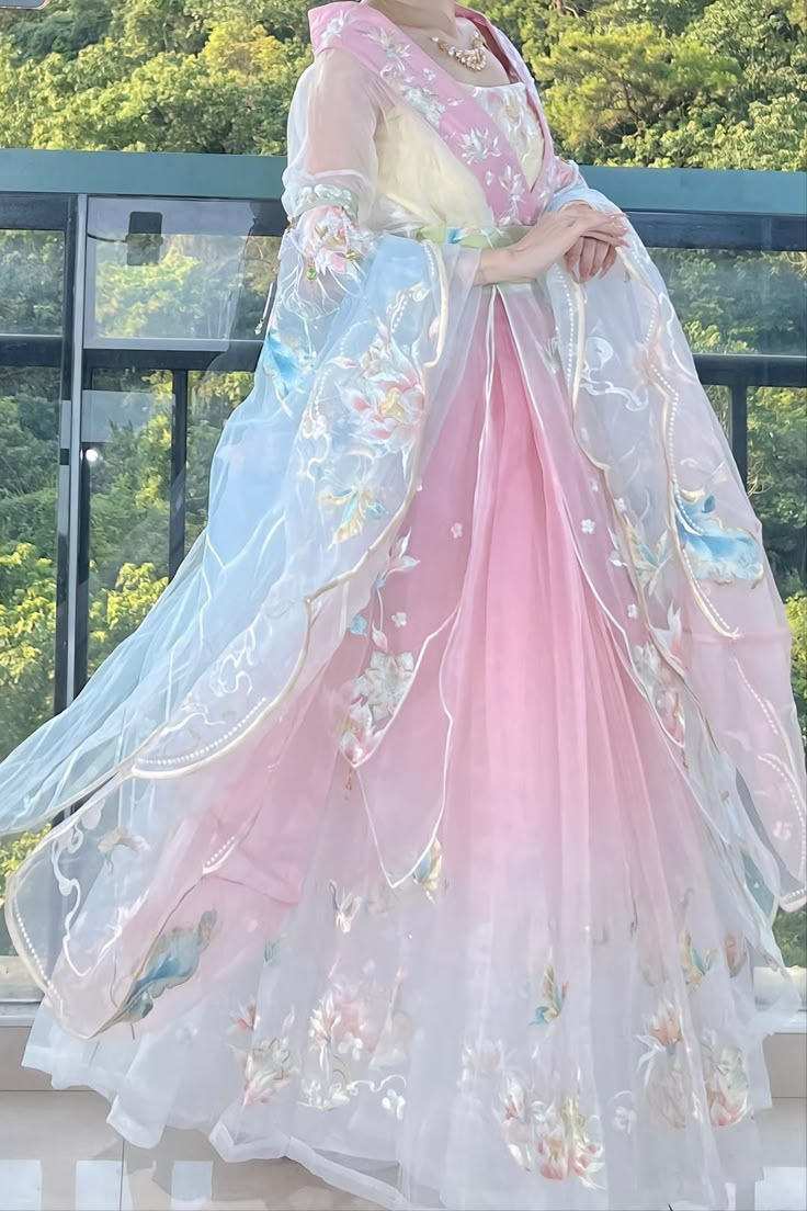 Kokomi Aesthetic Outfit, Pastel Fantasy Outfit, Kokomi Outfit Ideas, Japanese Princess Dress, Japanese Princess Kimono, Korean Hanbok Princesses, Chinese Hanfu Princesses, Hanfu Wedding Dress, Aesthetic Kimono