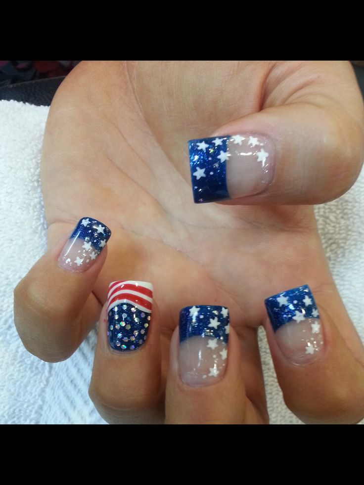 X Patriotic Fingernails, Memorial Nails, Independence Nails, Native Nails, Jel Nails, 4th Nails, French Manicure Nail Designs, Patriotic Nails Design, Firework Nails