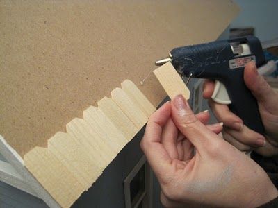 Shingling the dollhouse roof | Source: Nature's Soul Miniatures Dollhouse Shingles Diy, Diy Dollhouse Shingles, Dollhouse Shingles, Dollhouse Roof, Dollhouse Restoration, Orchid Dollhouse, Dollhouse Cottage, Dollhouse Makeover, Dollhouse Decorating