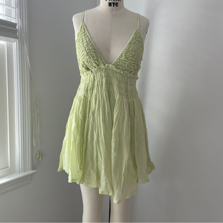 Never Worn! Chic Green Cotton Sundress, Flowy Cotton Mini Dress, Cotton Mini Length Sundress For Spring, Mini Dress For Daywear, Green Midi Dress With Spaghetti Straps For Daywear, Summer V-neck Mini Dress For Casual Occasions, V-neck Mini Dress For Dress Down Summer Events, Casual Summer Mini Dress For Dress Down Days, Green Mini Sundress For Brunch