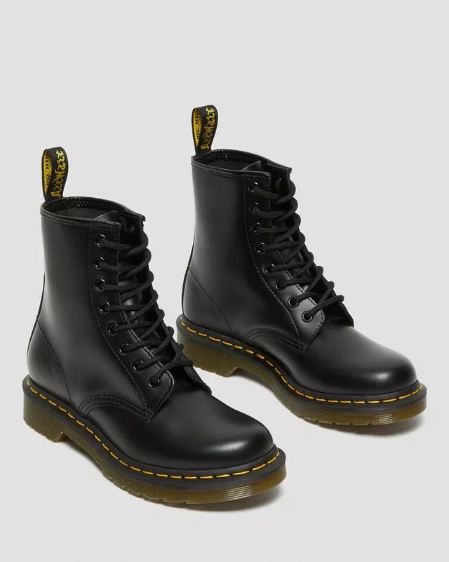 1460 Women's Smooth Leather Lace Up Boots in Black | Dr. Martens Dr Martens Boots Women, Doctor Martens, Doc Martens 1460, Dr Martens Womens, Dr Shoes, Martens Boots, Dr Martens Boots, Leather Lace Up Boots, Closet Essentials