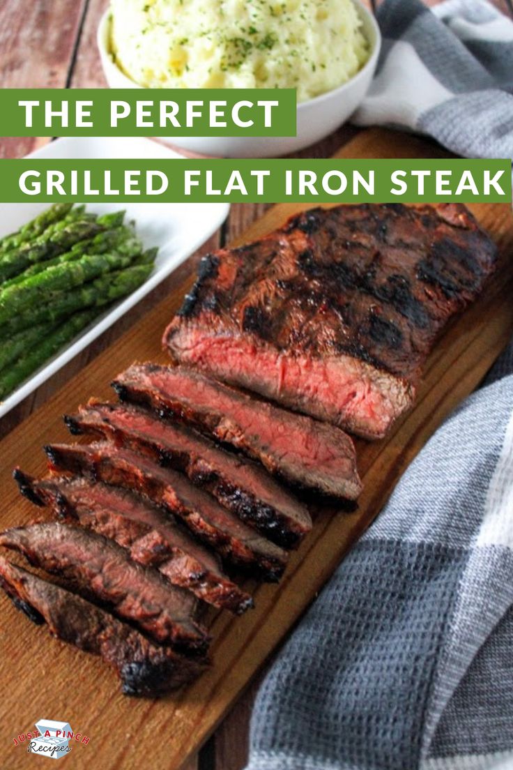 How to Grill the Perfect Flat Iron Steak Grilled Flat Iron Steak, Flat Iron Steak Recipes, Grilled Recipes, Fillet Steak, Flat Iron Steak, Traeger Recipes, Grilling Season, Summer Grilling, Cooking Food