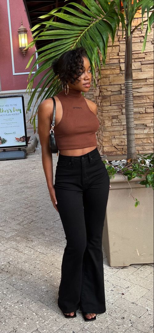 Black Woman Outfit Inspiration, Outfit Inspo Wide Leg Pants, Casual Outfit Inspo Black Women, Flare Wide Leg Jeans, Black Leg Pants Outfit, Black Women Everyday Outfits, Soft Black Women Outfits, Aesthetic Outfits For Black Women, Black Woman Clothes Aesthetic