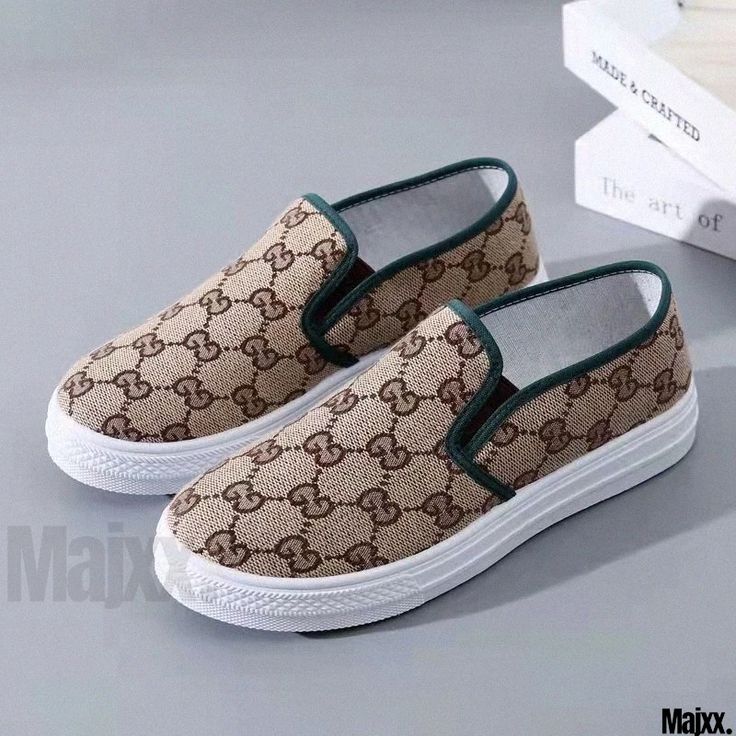 Round Toe Breathable Slip-Resistant Soft Sole Canvas Shoes Bag White Background, Canvas Flats, Open Toe High Heels, Casual Running Shoes, Flower Bag, Fashion Flats, Strappy Sandals, White Bag, Canvas Shoes