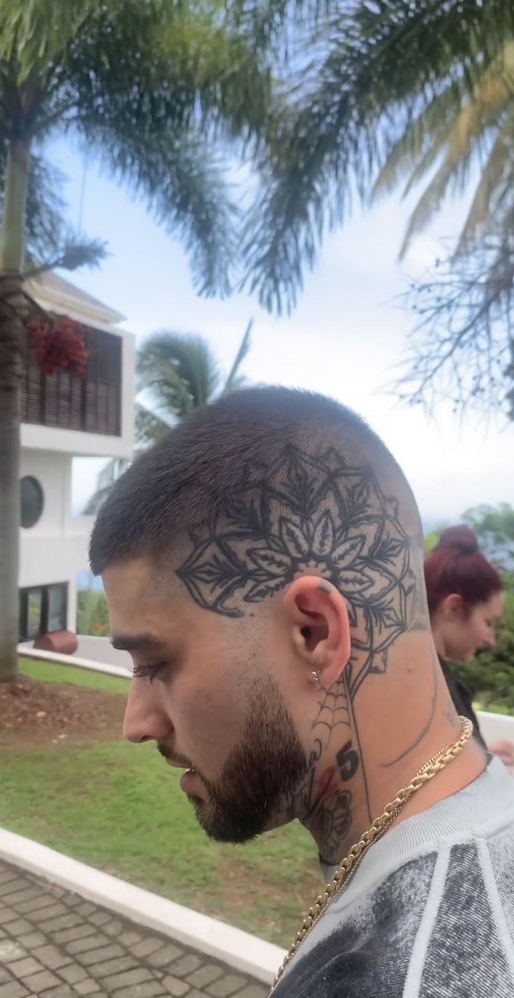 Side Of Head Tattoo Men, Side Of Head Tattoo, Head Tattoo Men, 25 Tattoo, Zayn Malik Tattoos, Zany Malik, Zayn Malik Photos, Head Tattoo, Zayn Malik Pics