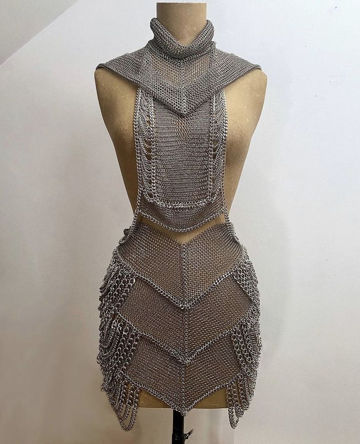 Chainmail Dress Armour, Chainmail Armor Women, Versace Chainmail Dress, Chainmail Corset, Chain Mail Skirt, Chainmail Outfit, Chainmail Fashion, Chain Mail Dress, Armor Fashion