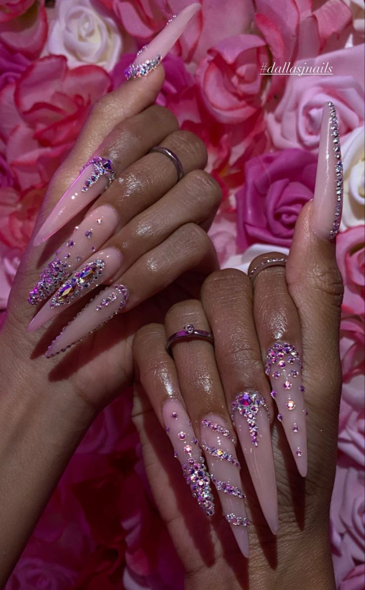 Pink Stilleto Nails With Rhinestones, Stiletto Bling Nails, Birthday Stiletto Nails, Boujee Nails Acrylic Long, Boujee Nails, Boujee Nails Designs, Pink Stiletto Nails, Acrylic Nails Stiletto, Stilleto Nails Designs