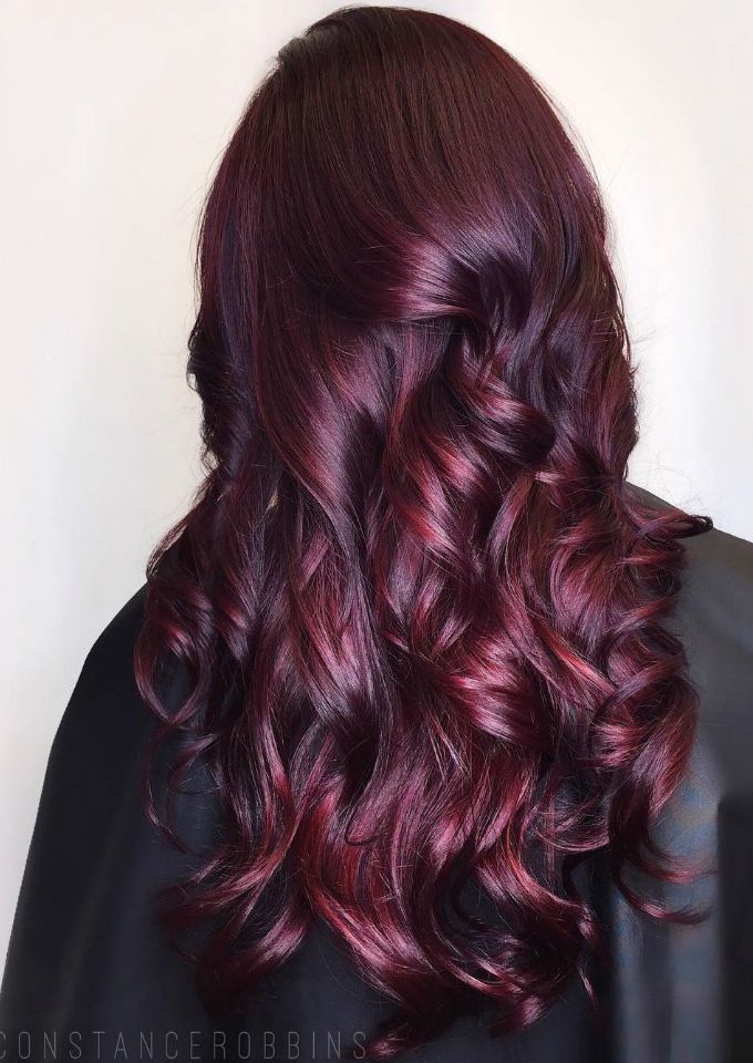 VIOLETA OSCURO....10 tonos rojizos que le quedan increíble a las morenas Long Burgundy Hair, Dark Red Hair Burgundy, Pelo Color Borgoña, Purple Brown Hair, Hair Color Burgundy, Dark Red Hair, Red Brown Hair, Hair Dark, Red Highlights