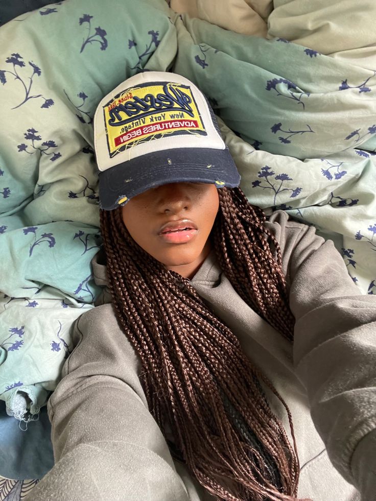 Box Braids With Baseball Cap, Cap With Braids Black Women, Hats With Braids Black Women, Baseball Hat With Braids, Box Braids With Hat, Braids With Hats Black Women, Hat With Box Braids, Fitted Hat Outfit Black Women, Pose Girly