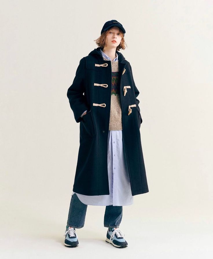 Duffle Coat Outfit, Coat Outfit Women, Tomboy Look, Boy Boy, Coat Outfit, Badass Style, Duffle Coat, Mod Fashion, Outfit Women