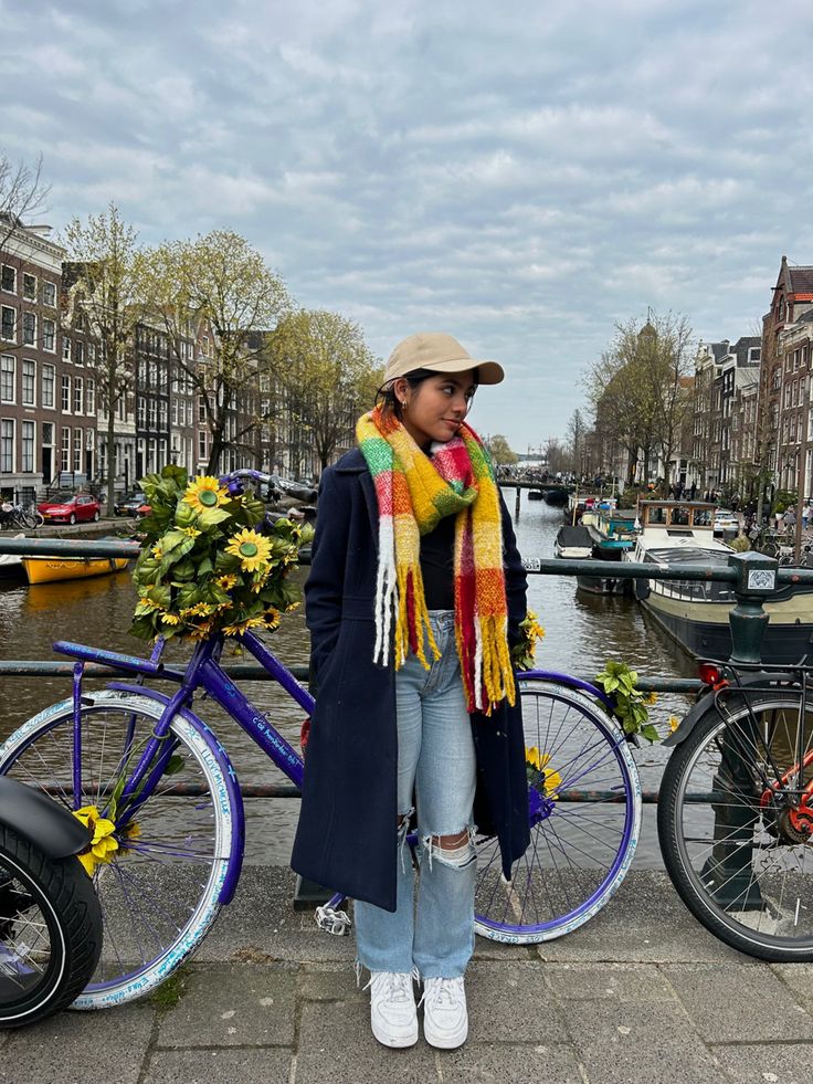 Amsterdam April Outfit, Amsterdam Fashion Spring, Netherlands Aesthetic Outfit, Netherlands Clothes, Amsterdam Spring Outfit, Amsterdam Outfit Spring, Amsterdam Style Fashion, Amsterdam Aesthetic Outfit, Amsterdam Honeymoon