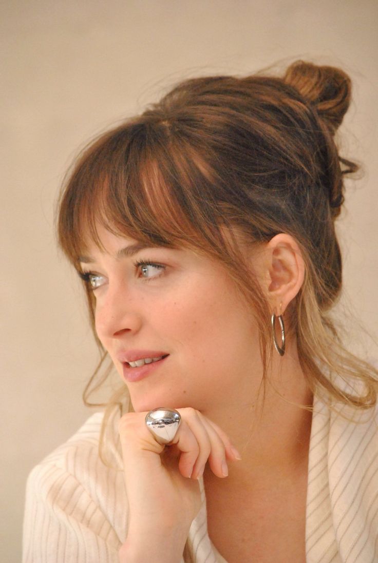 Bangstyle Hair Medium, Bangstyle Hair, Dakota Johnson Bangs, Dakota Johnson Hair, Dakota Jhonson, Hippie Sabotage, Nick Bateman, Bangs For Round Face, Fresh Haircut