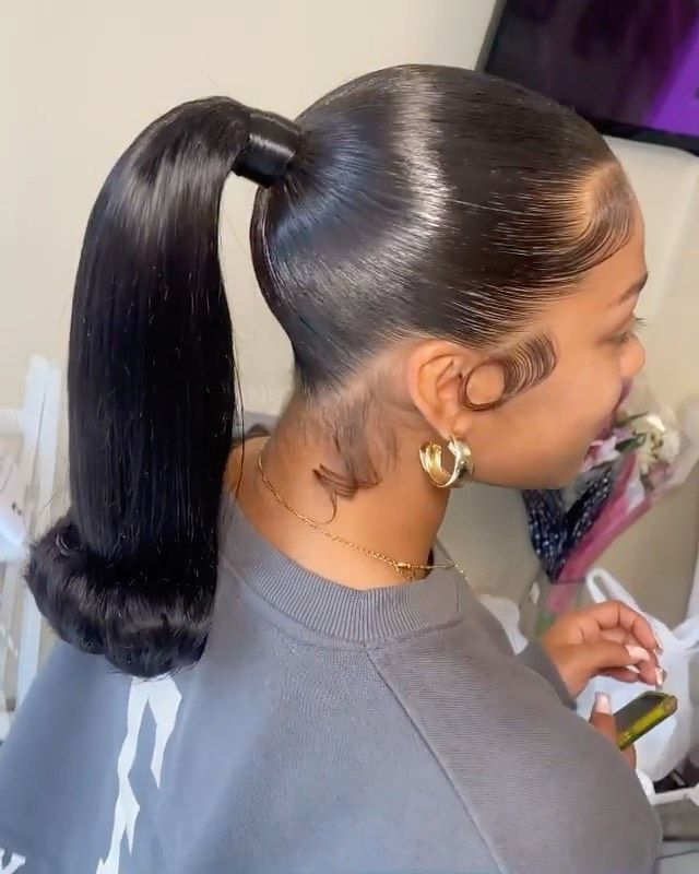 Bomb Black Hair | NEW!’s Instagram post: “By now you know how much we love a good ponytail, and this one has a touch of flips 🤭 Only the really good hairstylists can get an old…” Sleek Braided Ponytail, Barbie Ponytail, Slick Ponytail, Weave Ponytail Hairstyles, Twisted Hair, Sleek Ponytail Hairstyles, Black Ponytail Hairstyles, Birthday Hairstyles, Natural Hair Styles Easy