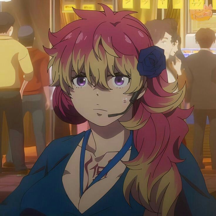 an anime character with pink hair and blue eyes in front of a crowd of people