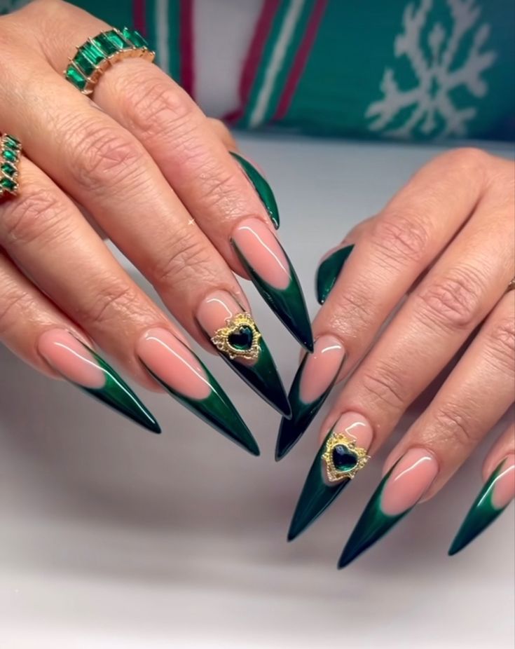 Dark Green Stilleto Nails Designs, Forest Green Stiletto Nails, Green On Green French Tip Nails, Green Christmas Stiletto Nails, Green Black And Gold Nails, Emerald Green Stiletto Nails, Green Stiletto Nails Designs, Dark Green Stiletto Nails, Almond Green Nails