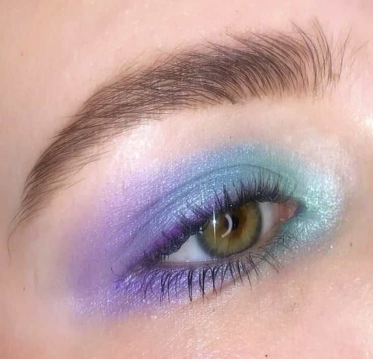 @/hattienixon Makeup Things, Watercolor Eyes, Purple Eye Makeup, Aqua Eyes, Purple Makeup, Holiday Makeup, Eye Look, Eyeshadow Looks, Color Combo