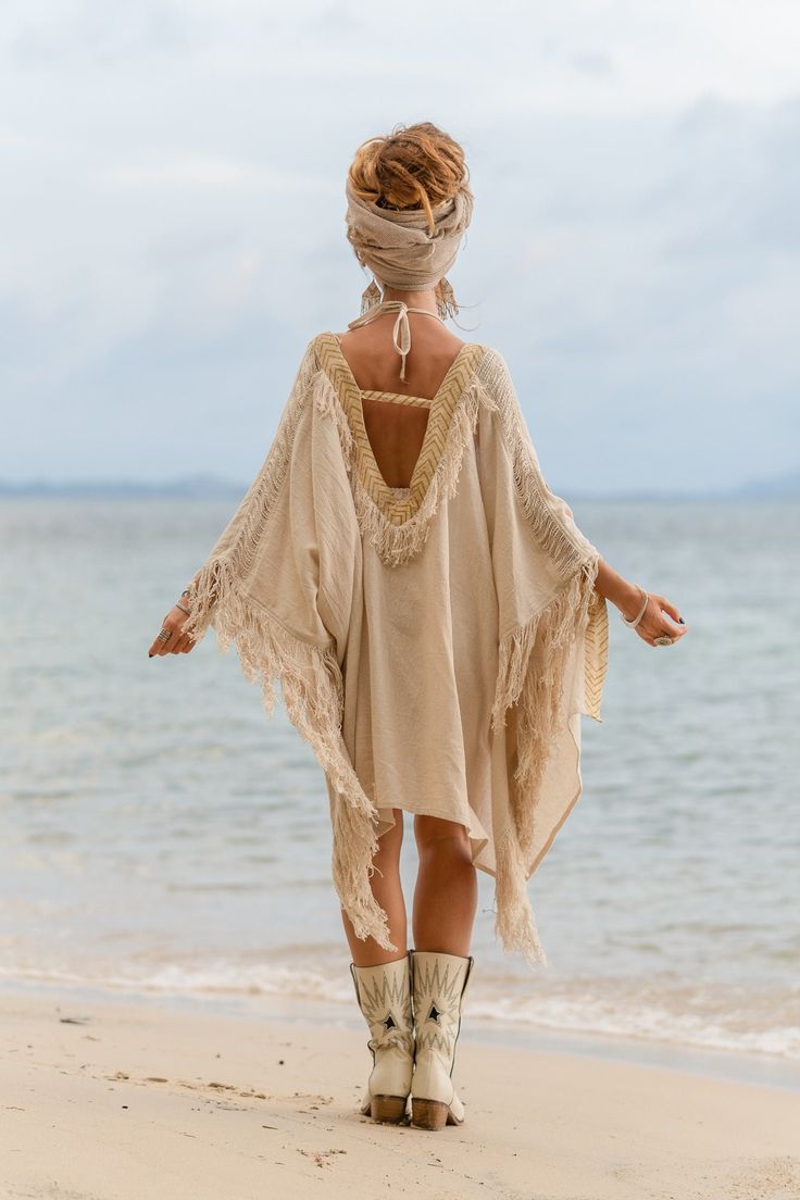 100% Cotton woven & dyed by hand. Wide cut, one size. Prints are made by hand. ◦ ँ ◦ Size guide One size fits from XS to XL. Mixed model Sleeve to sleeve: 87cm Shoulder to bottom: 86cm Coachella Theme Party Outfits, Outfit Bohemio, Best Coachella Outfits, Apothecary Shoppe, Bohemian Style Skirts, Love Is My Religion, Boho Summer Outfits, Fringe Kimono, Music Festival Outfits