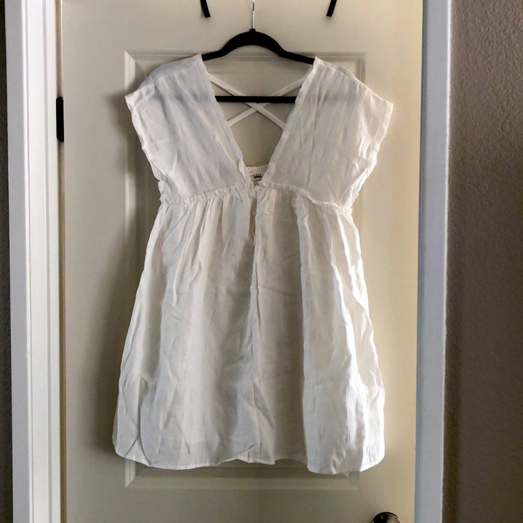 Talulah By Ig Influencer Maddie Nelson. White Gauzy Raw-Hem, Hidden Romper Baby-Doll Dress. Doesn’t Come With Tags, But Brand New, Never Worn Beyond A Try On (Will Ship With Original Packaging). I’m Usually A Small, 2/4 But Tried A Medium In This Because Maddie Wears A Small And She’s Teeny Tiny (I’m 5’8). This Ended Up Being Way Too Oversized On Me And Not Flattering, And I Missed The Return Window! Ig Influencer, Romper Dress, Babydoll Dress, Baby Romper, I Missed, Baby Doll, Doll Dress, Try On, Baby Dolls