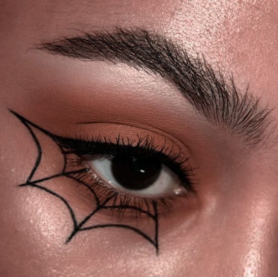 Spiderweb Eye Makeup, Hallowen Schminke, Spiderman Makeup, Spider Web Makeup, Maquillage Halloween Simple, Spider Makeup, Halloweenský Makeup, Holloween Makeup, Cute Halloween Makeup