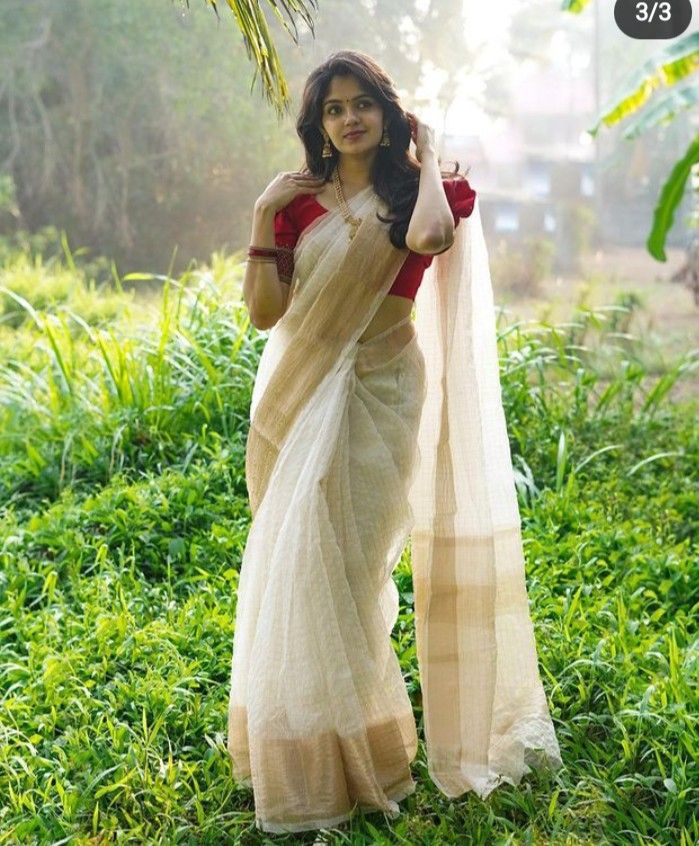 Kerala Set Saree Wedding, Poses In Saree Traditional, Kerala White Saree Look, South Indian Look Photoshoot, Onam Saree Photoshoot Ideas, Kerala Saree Draping Styles, Kerala Saree Photoshoot Poses At Home, Kerala Saree Poses, White Saree Poses