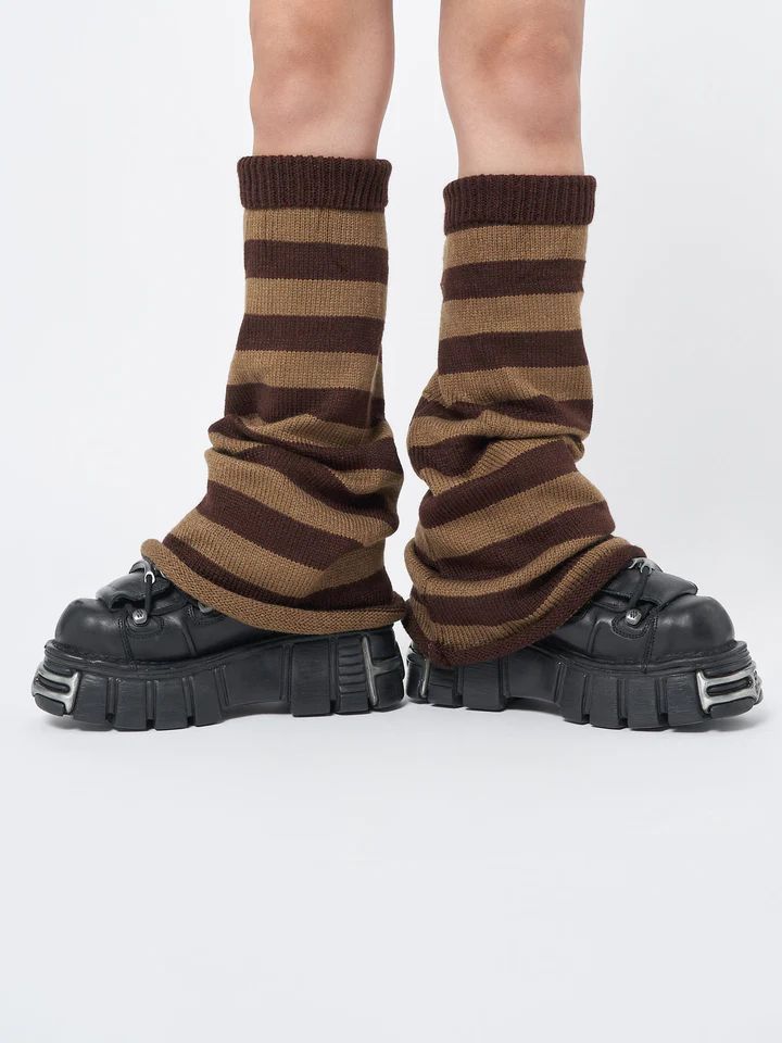 Casual Striped Leg Warmers For Winter, Casual Striped Leg Warmers For Fall, Brown Leg Warmers For Fall, Fall Ribbed Brown Bottoms, Brown Casual Winter Leg Warmers, Casual Brown Winter Leg Warmers, Casual Brown Leg Warmers For Winter, Flare Leg Warmers, Flared Leg Warmers