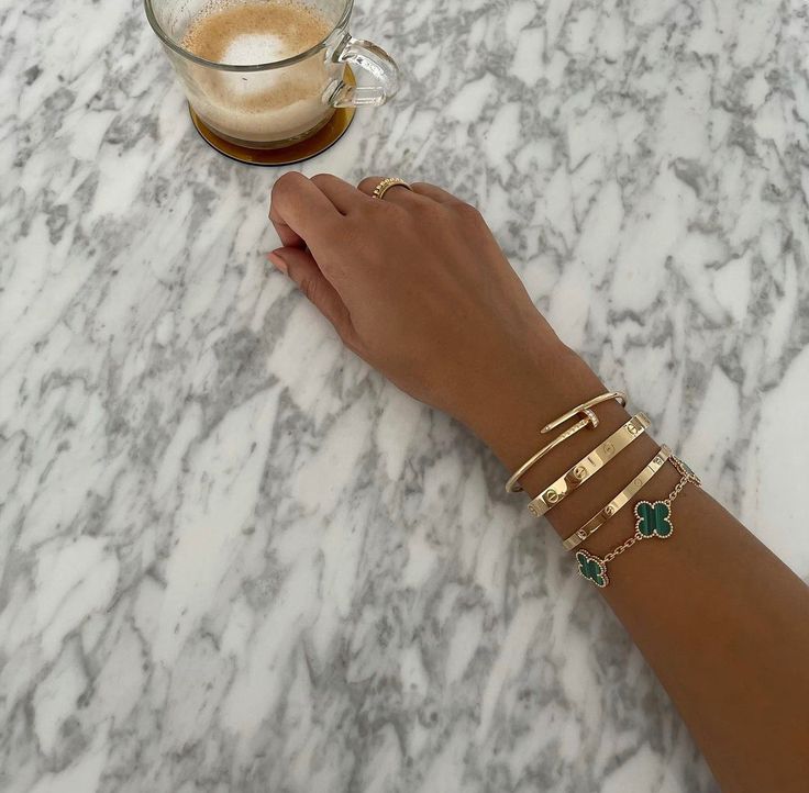 Designer Bracelet Stack, Van Cleef Aesthetic, Coffee Bracelet, Cartier Bracelets, Lucky Flower, Gold Bracelets Stacked, Expensive Jewelry Luxury, Accesories Jewelry, Dope Jewelry