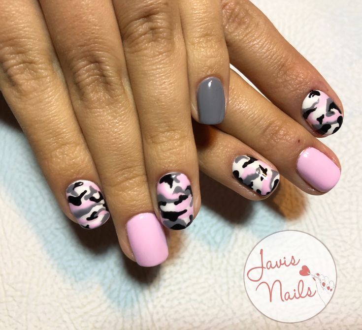 Camo Gel Nails, Pink Camouflage Nails, Pink Camo Nails Designs, Purple Camo Nails, Camo Nails Acrylic, Pink Camo Nails, Military Nails, Camo Nail Designs, Camouflage Nails