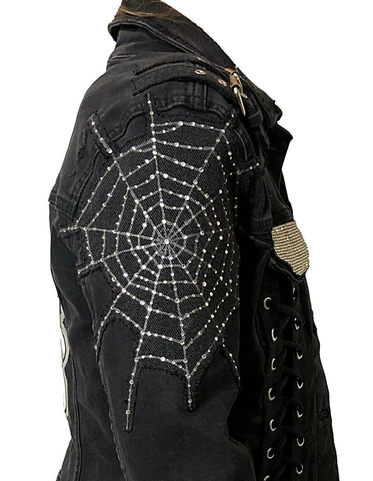 Bling Denim Jacket, Emo Jacket, Punk Denim Jacket, Punk Spikes, Punk Leather Jacket, Punk Fashion Diy, Bling Denim, Gothic Jackets, Diy Denim Jacket