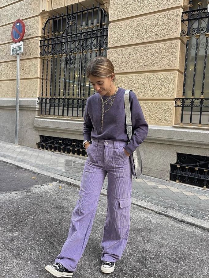 Purple Pants Outfit, Winter Pants Outfit, Trendy Fits, Purple Outfits, Soft Autumn, Neutral Outfit, Colourful Outfits, Spring Summer Outfits, Outfits Casuales