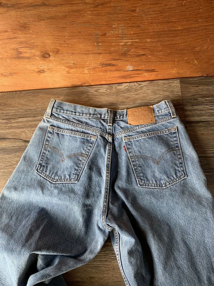 VTG LEVI'S Women's Classic Relaxed Tapered Denim Blue Jeans Size M 14 32x30 C23. Levi's Vintage Light Wash Jeans, Levi's Faded Denim Bottoms, Faded Levi's Denim Bottoms, Denim Blue Jeans, Levis Women, Mens Denim Short, Fashion Killa, Vintage Levis, Vintage Jeans