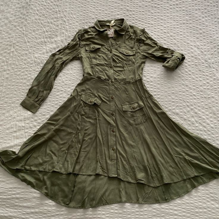 Nwt I Love A Great Army Green Dress! Matilda Jane Long Sleeve Button Front Shirtdress In Size Small. Pockets Detailed With Crochet Accents. Ruffle Accents Along Waist And Shoulders. High Low Hem. Roll Tab Sleeves. Roll The Sleeves For Spring Time And Roll Them Down And Add Boots For The Fall And Winter! Smoke Free Home Collared Rayon Dress For Day Out, Fitted High-low Hem Dress For Day Out, Casual Fall Dress With High-low Hem, Casual Collared Rayon Dress, Long Sleeve Rayon Midi Dress For Day Out, Khaki Collared Dress For Daywear, Khaki Long Sleeve Dress For Day Out, Casual Collared Khaki Dress, Casual Khaki Collared Dress