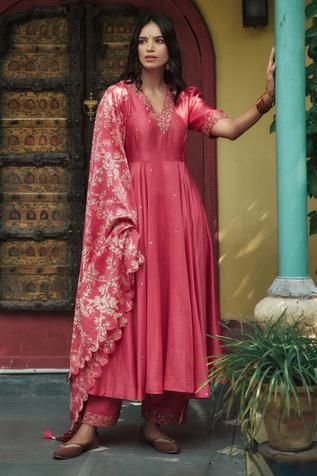 Shop for House of Pink Pink Chanderi Anarkali Set for Women Online at Aza Fashions Chicken Suits, Pattern Reference, Chanderi Anarkali, Pink Anarkali, Ikkat Dresses, Anarkali Dresses, Dress Book, Inspiration Painting, Desi Aesthetic