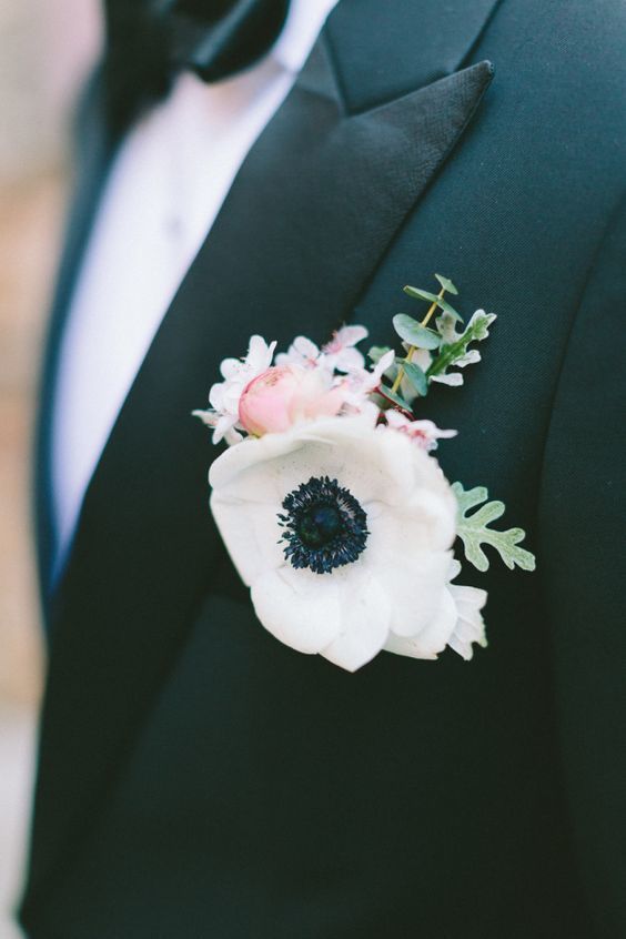 Funny Wedding Photos Poses, Anemone Wedding, Bouquet Images, Lavender Bridesmaid, Funny Wedding Photos, Brewery Wedding, Warehouse Wedding, Getting Ready Wedding, Boutonniere Wedding