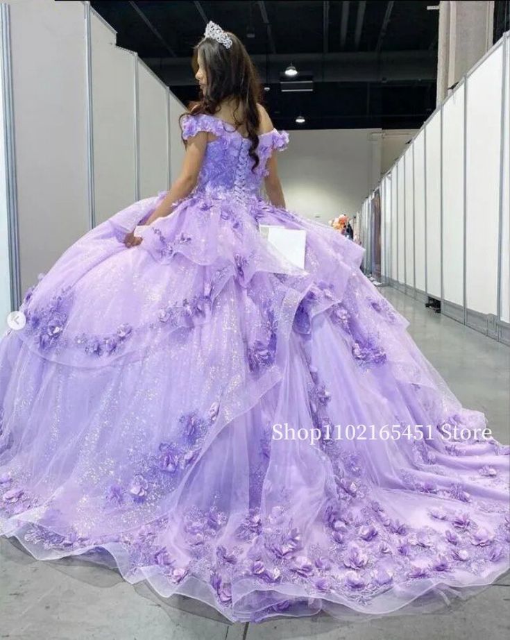 Lavender Quince Dress, Lilac Ball Gown, Lilac Quinceanera Dresses, Wedding Red Carpet, Lavender Quinceanera Dresses, Lavender Quinceanera, Vestido Charro, Quince Dresses Purple, Purple Quinceanera Dresses