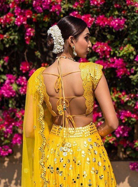 51 Backless Blouse Designs to Take Your Breath Away Dori Blouse Designs, Dori Blouse, Backless Blouse Designs, Simple Blouse Designs, Backless Blouse, Black Saree, Stylish Blouse Design, Simple Blouse, Dress Indian Style