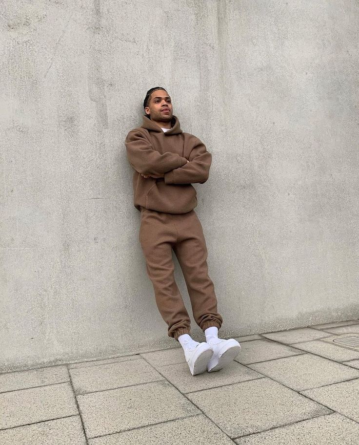 Second Skin (@secondskin) • Instagram photos and videos Sweatpants Outfit Fall, Sweat Set Outfits, Sweatsuit Outfit, Bae Style, Matching Sweat Set, Outfit Informal, Hoodie Outfit Men, Sweatpants Outfits, Black Men Street Fashion