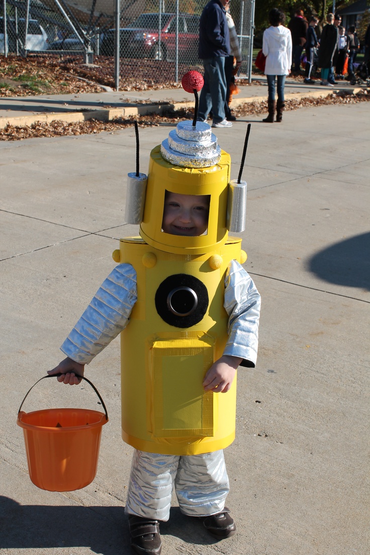 Plex costume Yo Gabba Gabba Toddler Robot Costume, Robot Costume Diy, Robot Halloween Costume, Homemade Robot, Halloween Costumes Kids Homemade, Homemade Halloween Costumes For Kids, First Place Winner, Robot Costume, Robot Costumes