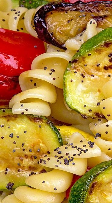 pasta with zucchini, tomatoes and cucumbers